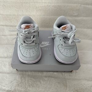 NIKE AIR FORCE 1, Size 2c